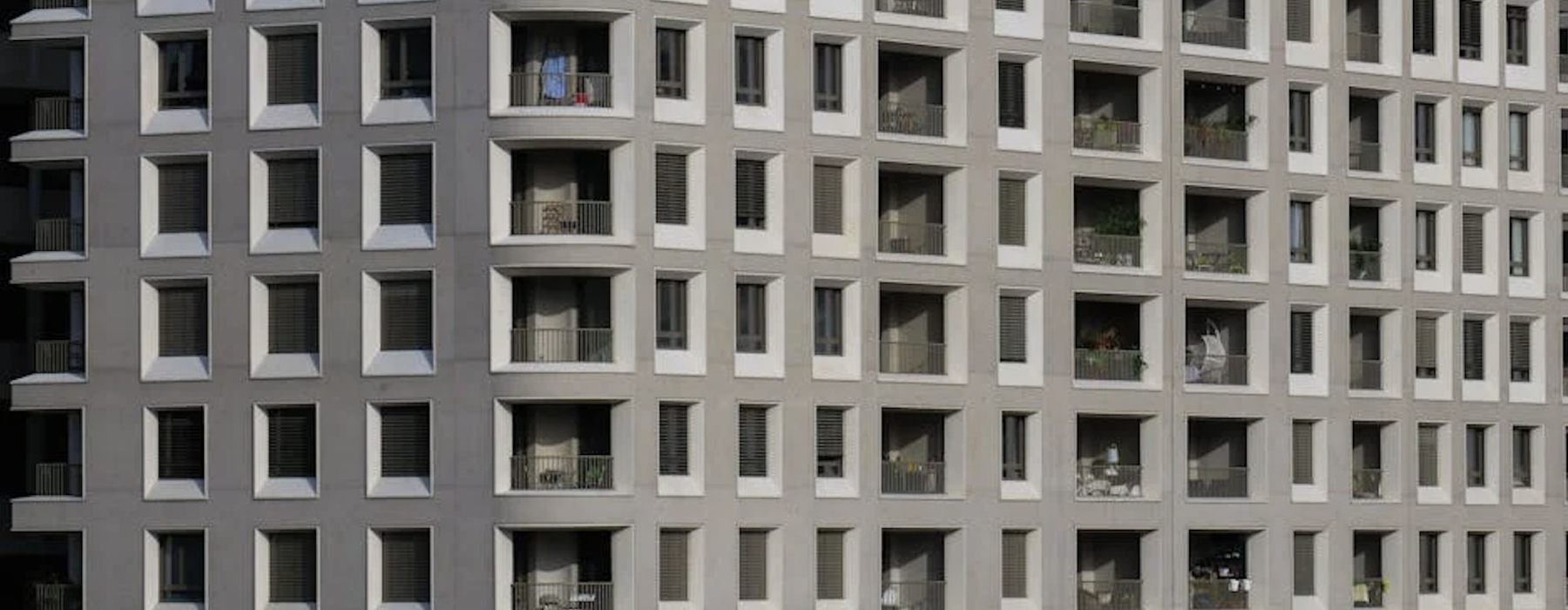 logan square high rise apartments