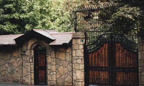gated apartment entrance - gated communities apartments
