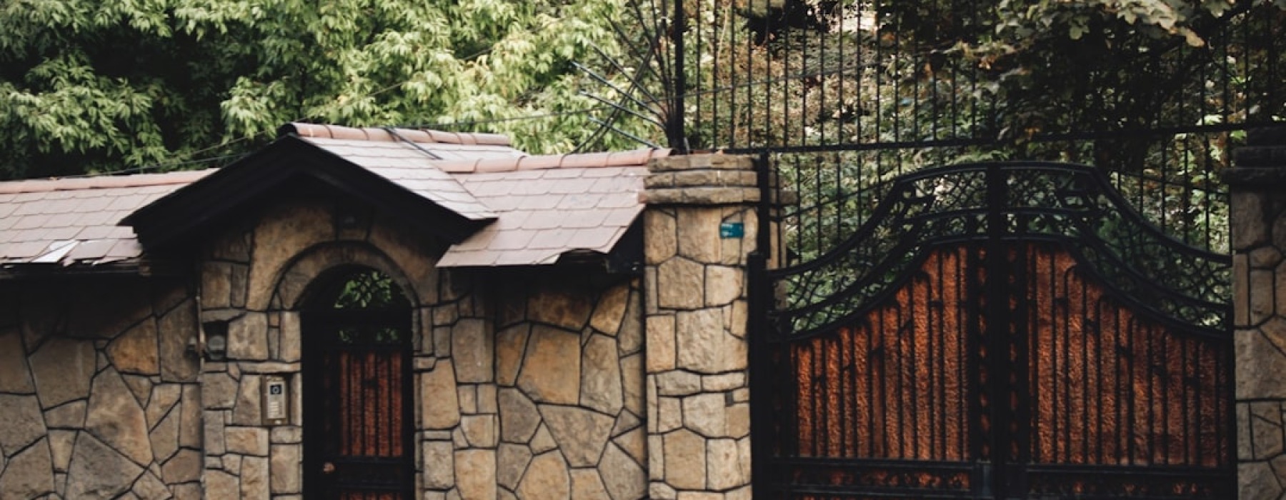 Peace of Mind, Perfect Home: Explore Gated Apartments for Rent